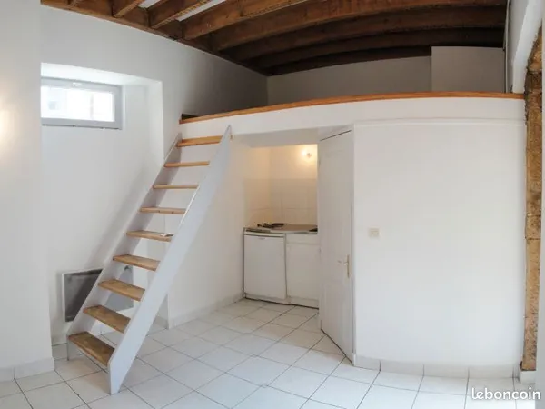 Studio 1 pièce 15 m² 