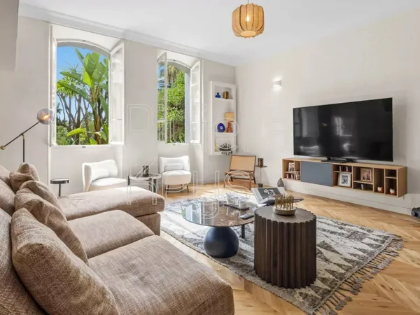CANNES - Croix des Gardes : Charmant 3 pièces avec grand garage 
