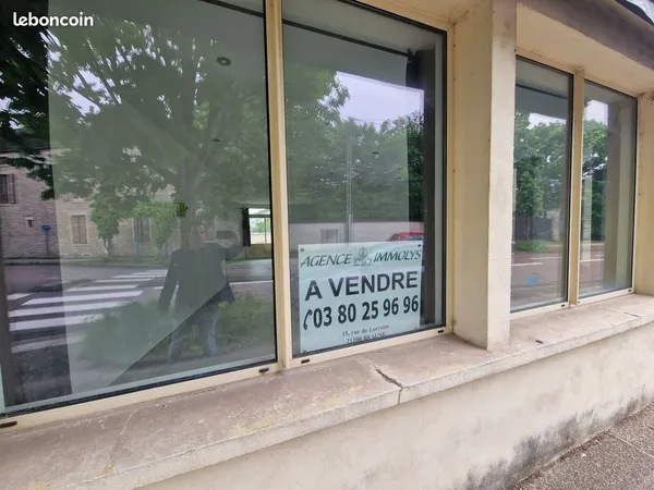Local 70 m² BEAUNE 