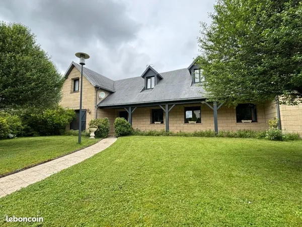 Maison 5 pièces 255 m² 