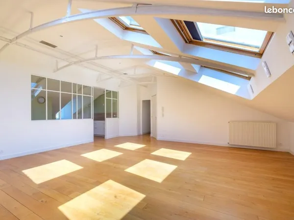 Loft 6 pièces 167 m² 