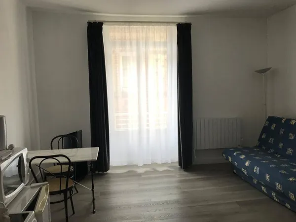 Studio 1 pièce 22 m² 