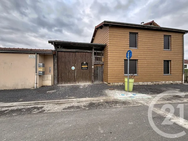 Maison 13 pièces 239 m² 
