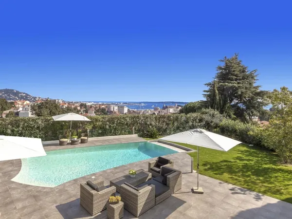 BAISSE DE PRIX DE 1 062 000 € - EXCLUSIVITÉ 