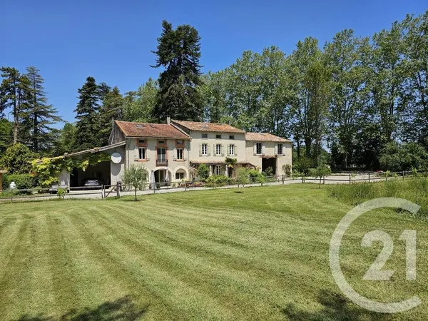 Maison 800 m² 