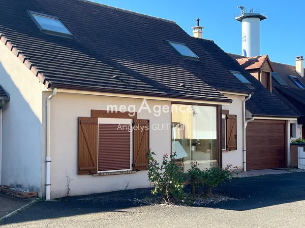 Maison familiale avec garage, commodités à pied (Lycée/Commerces) 
