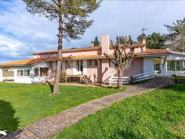 Maison 7 pièces 210 m² 