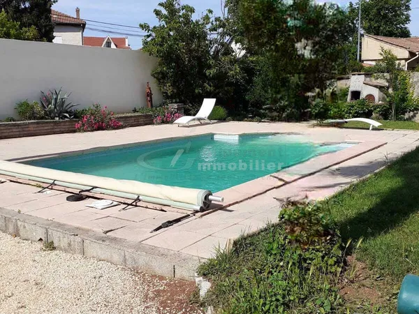 ROMANS SUR ISERE, MAISON PLAIN PIED 102 m2 4 pièces TERRAIN 772 m2 PISCINE 