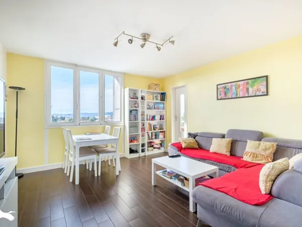 Appartement de 4 pièces principales 
