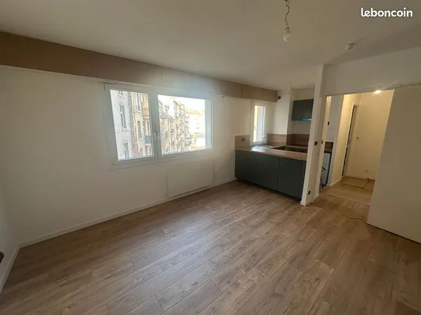 Studio 1 pièce 31 m² 