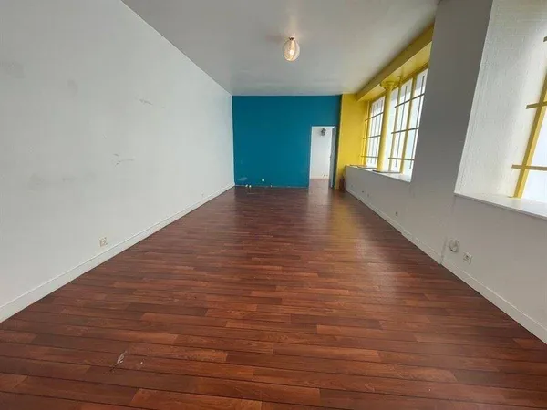 Boutique 2 pièces 100 m² 
