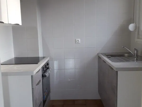 PARTICULIER LOUE à SILTZHEIM à 6 km de SARREGUEMINES, appartement de 40m2 au 1 étage 