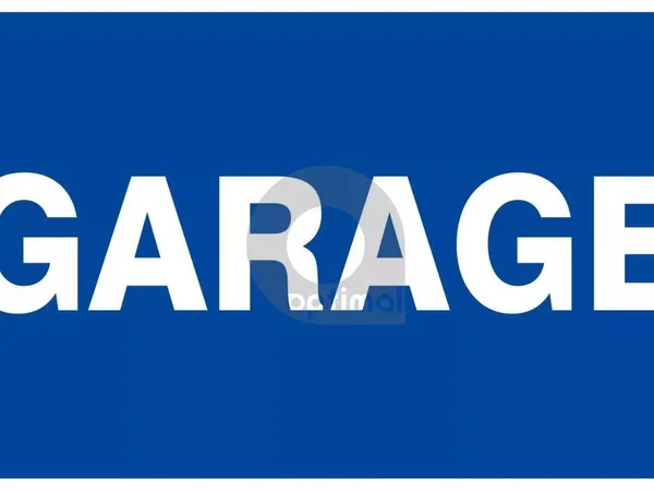 Parking/Garage/Box 