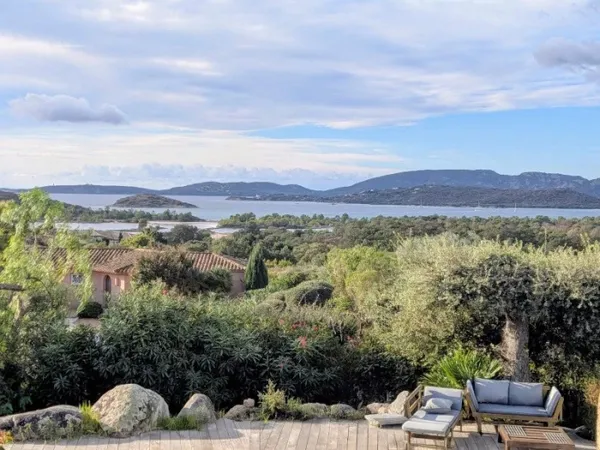 Villa avec vue sur la baie de Saint Cyprien 