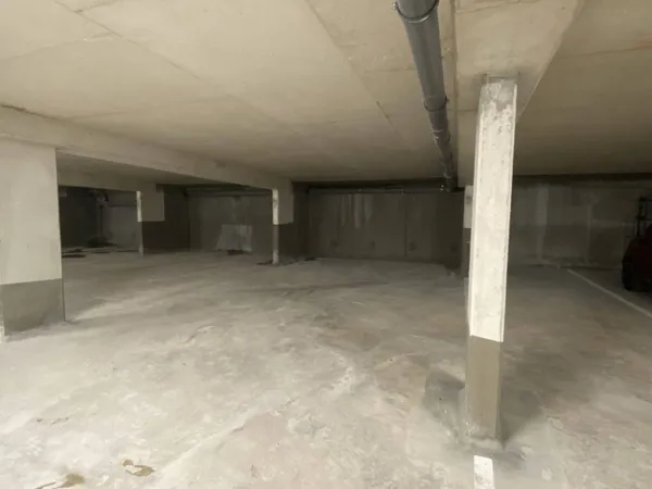Parking 13 m² 
