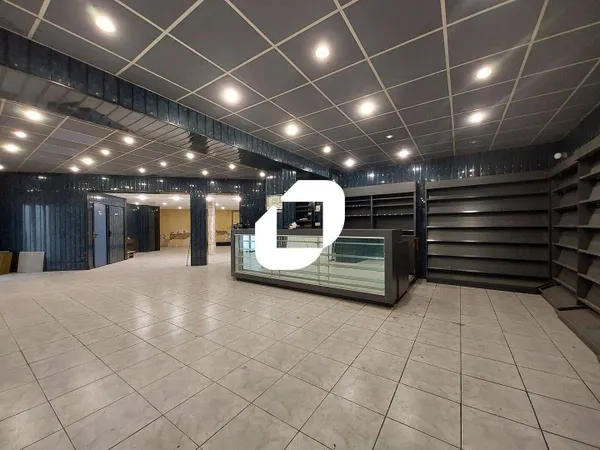 Local commercial 170 m² 