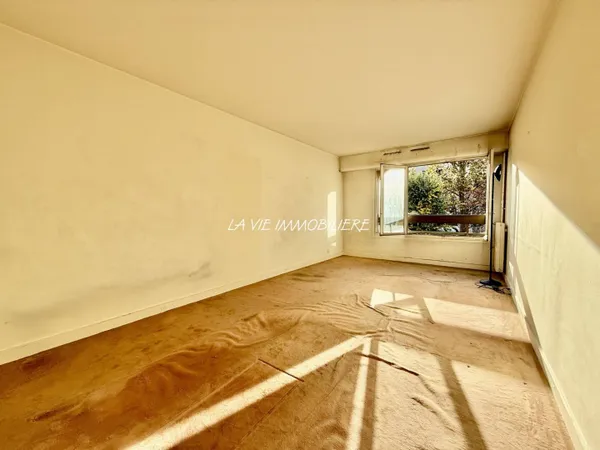Studio 1 pièce 30 m² 