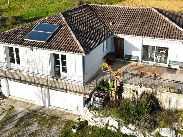 Maison de plain-pied 6 pièces 190 m² 
