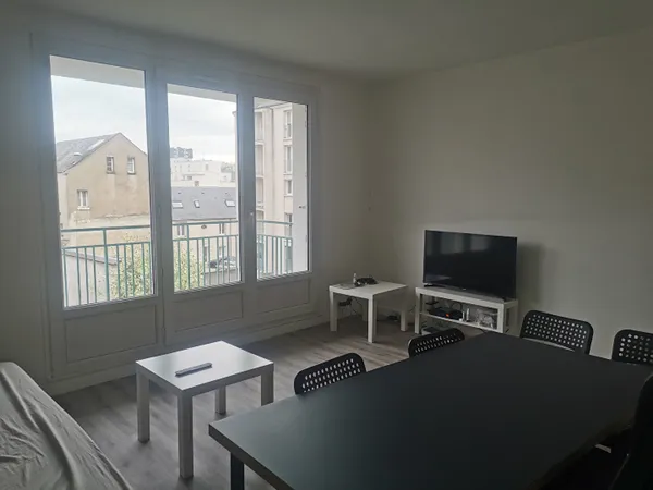 À LOUER ? T2 avec balcon, cave et parking ? Résidence sécurisée 