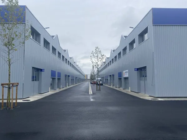 Local d'activité 190 m² 