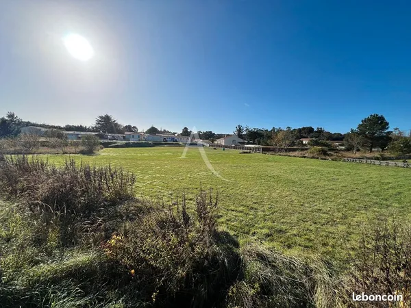 Terrain 1699 m² LONGEVILLE SUR MER 