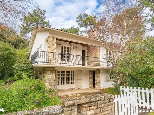 Villa 7 pièces 167 m² 