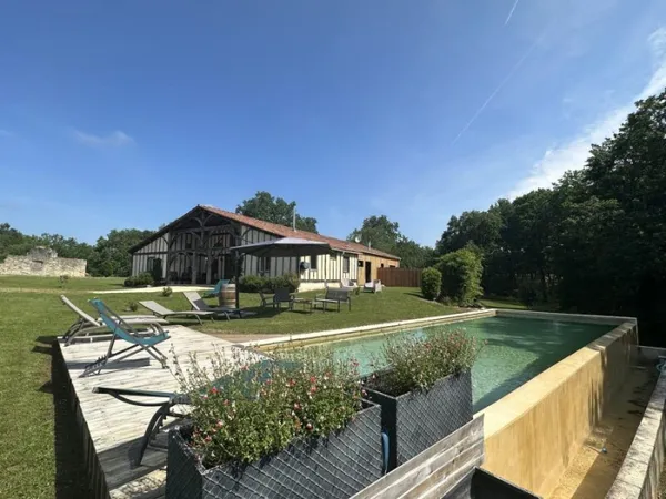 Maison en pierre de 11 pièces principales 
