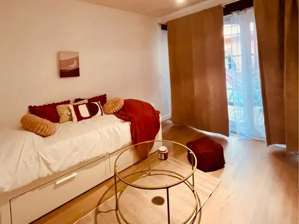 Loue Studio meublé Hypercentre de Toulouse refait à neuf 