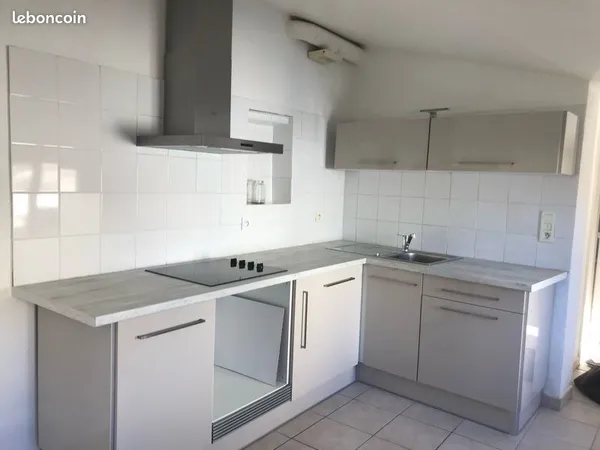 Petit appartement avec terrasse 