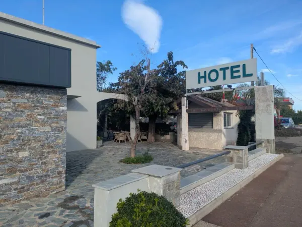 Rare à la vente : hôtel 2€ à Moriani-Plage Murs et fonds d 
