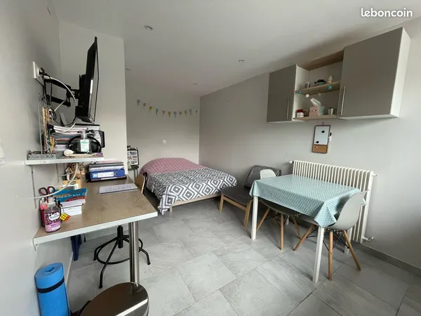Location studio meublé secteur SAINT BENOIT la Varenne 