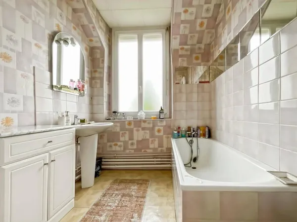 Maison 8 pièces 240 m² 
