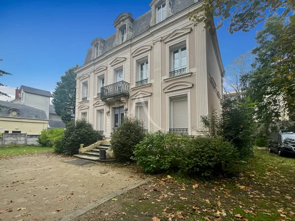 Maison Les Mureaux 220 m² 