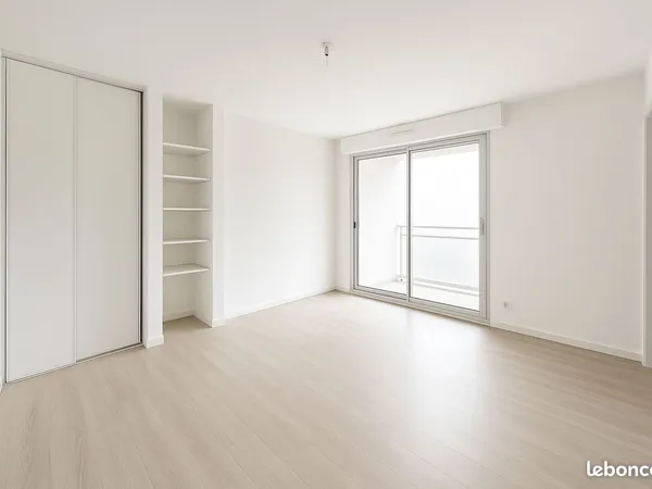 T2 - Hyper Centre Mazamet - 2ème étage - 48 m² - Refait à neuf - 600 CC 