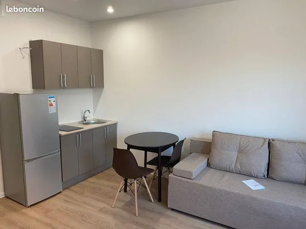 Studio 1 pièce 17 m² 