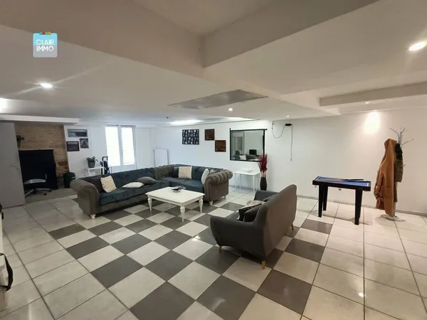 Maison 9 pièces 260 m² 