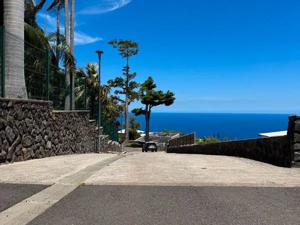 Terrain 585 m² LA MONTAGNE 