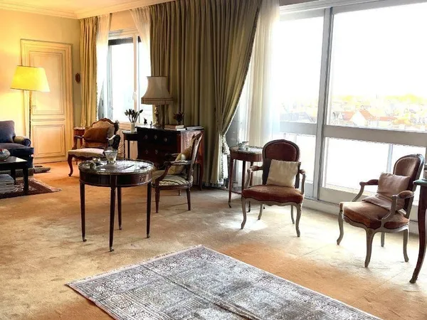 Appartement 6 pièces 211 m² 