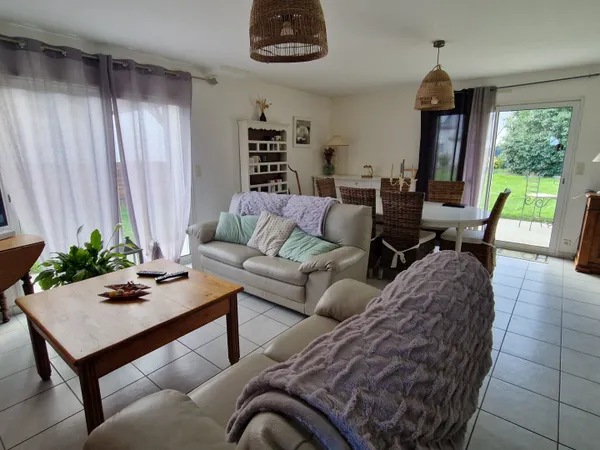 A LOUER TREGUEUX Maison 5 pièce(s) 89 M2 