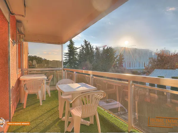 Studio avec terrasse 8 m² au calme - Centre-ville d'Antibes - Vendu meublé 
