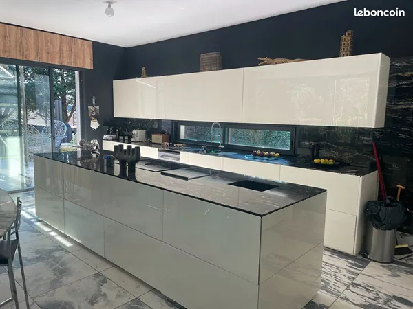 Maison 9 pièces 383 m² 