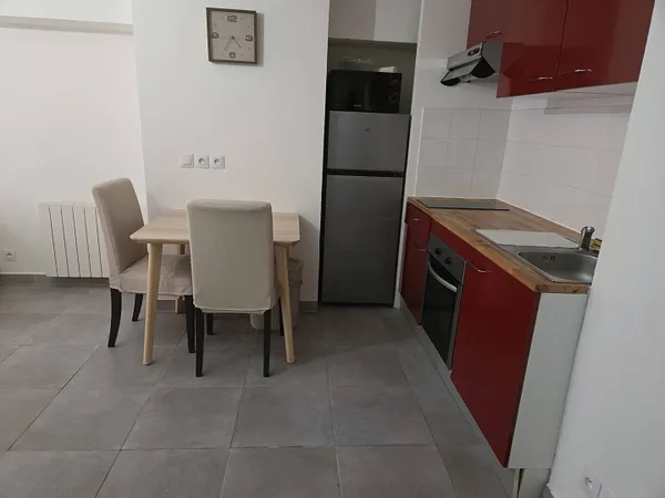 Studio 1 pièce 27 m² 