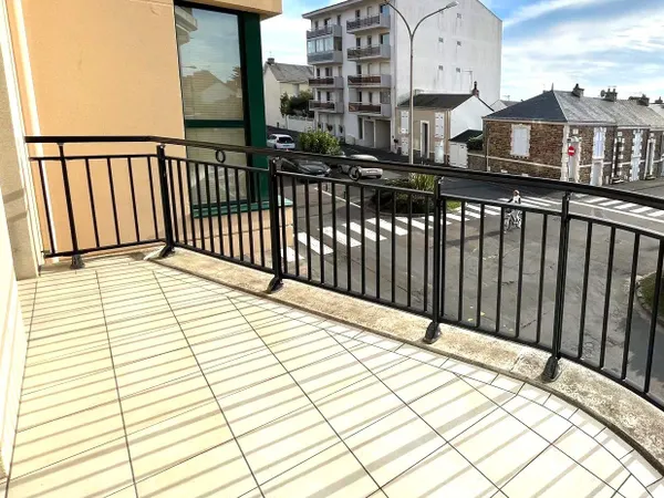 appartement type 2 meublé à l année + parking 