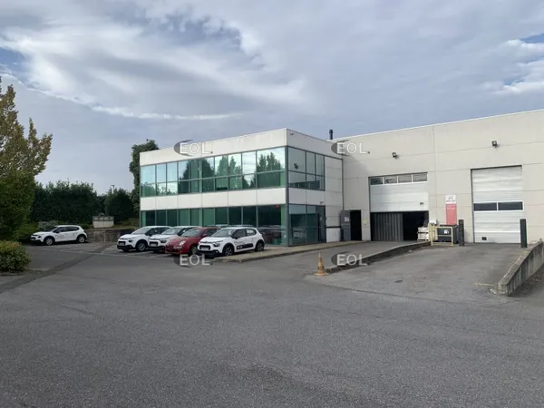 Entrepôt 1332 m² 