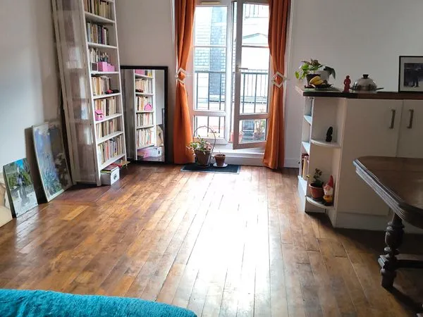 Bel studio de 26m2 dans un immeuble Haussmannien 