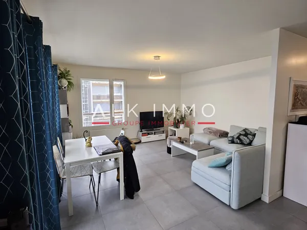 T2 Meublée + Balcon + place parking sous-sol 