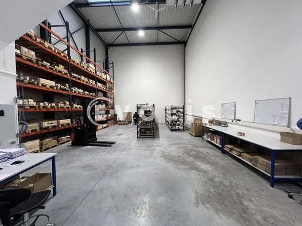 Local d'activité 282 m² 