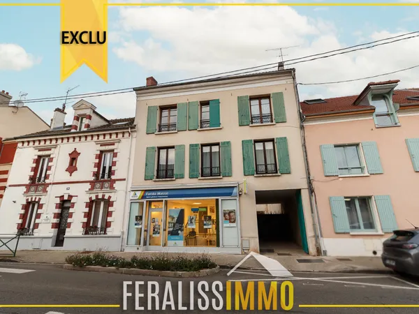 Lumineux et chaleureux duplex dans une petite coprop ! 