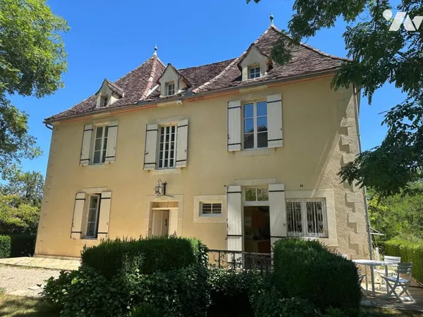 Maison 8 pièces 266 m² 