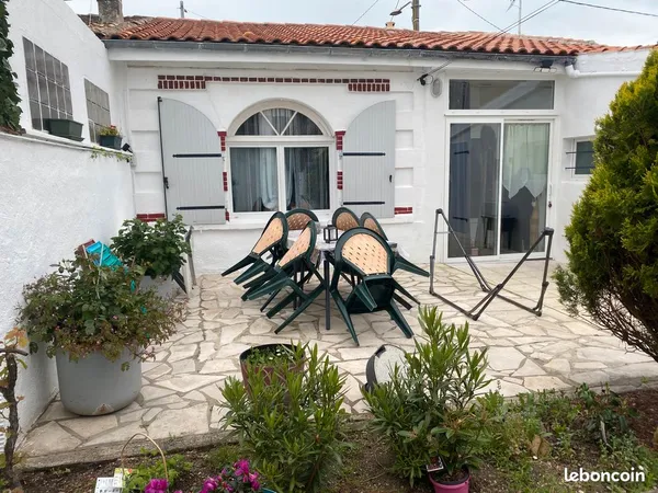 Maison centre ville EST, plain-pied, garage, jardin 